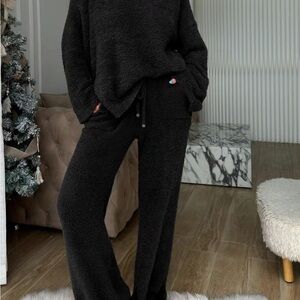 Cozy Black Lounge Set